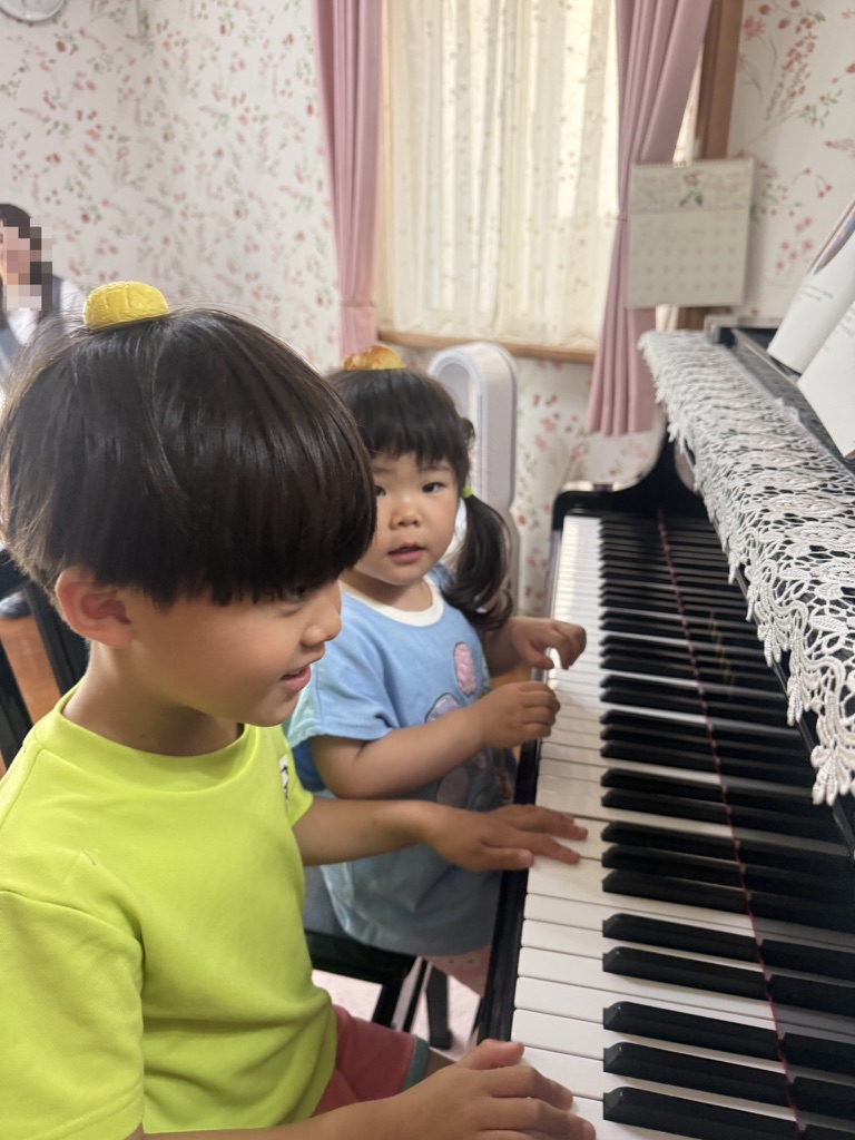 2歳ピアノデビュー
